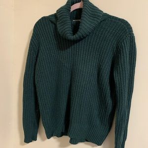 Super cute knit green turtleneck 💫